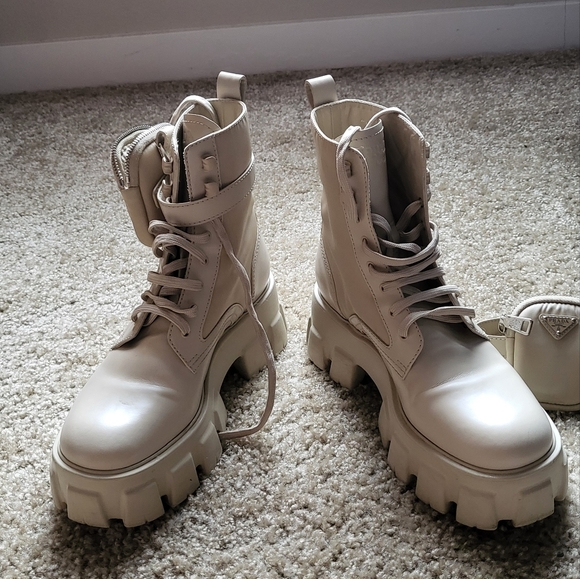 Prada Monolith leather and Re-Nylon boots with pouch shade Dessert beige - Picture 6 of 7